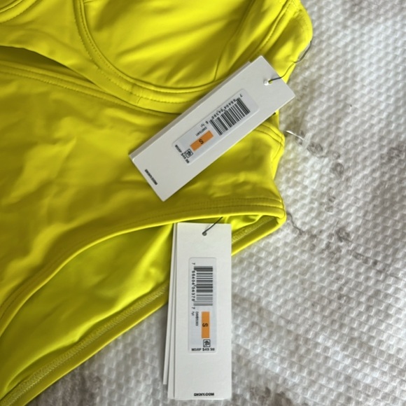 DKNY Bikini Swimsuit Yellow Set - Picture 9 of 12